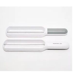 Like New Henning Lee Set of 2 Safety Bagel Slicers Blue K314558